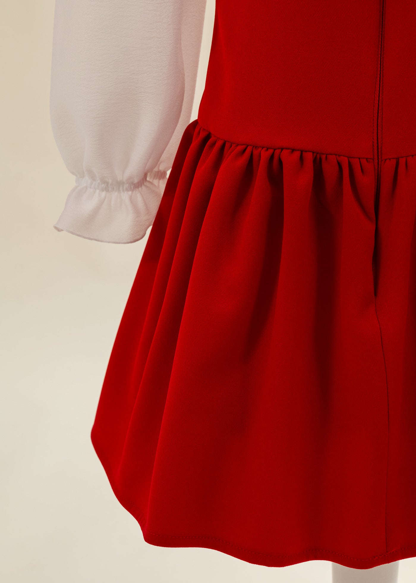 Rochita Rosie Funda Crem Cu Perle AnneBebe