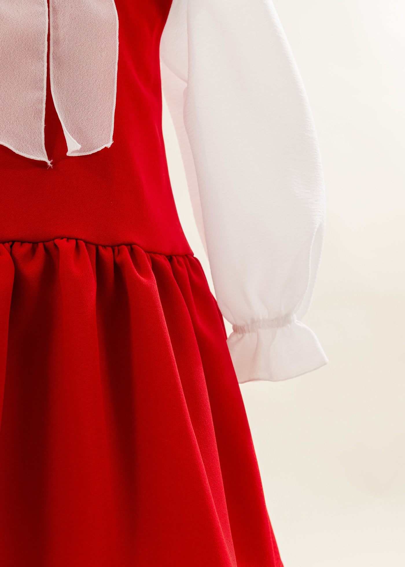 Rochita Rosie Funda Crem Cu Perle AnneBebe