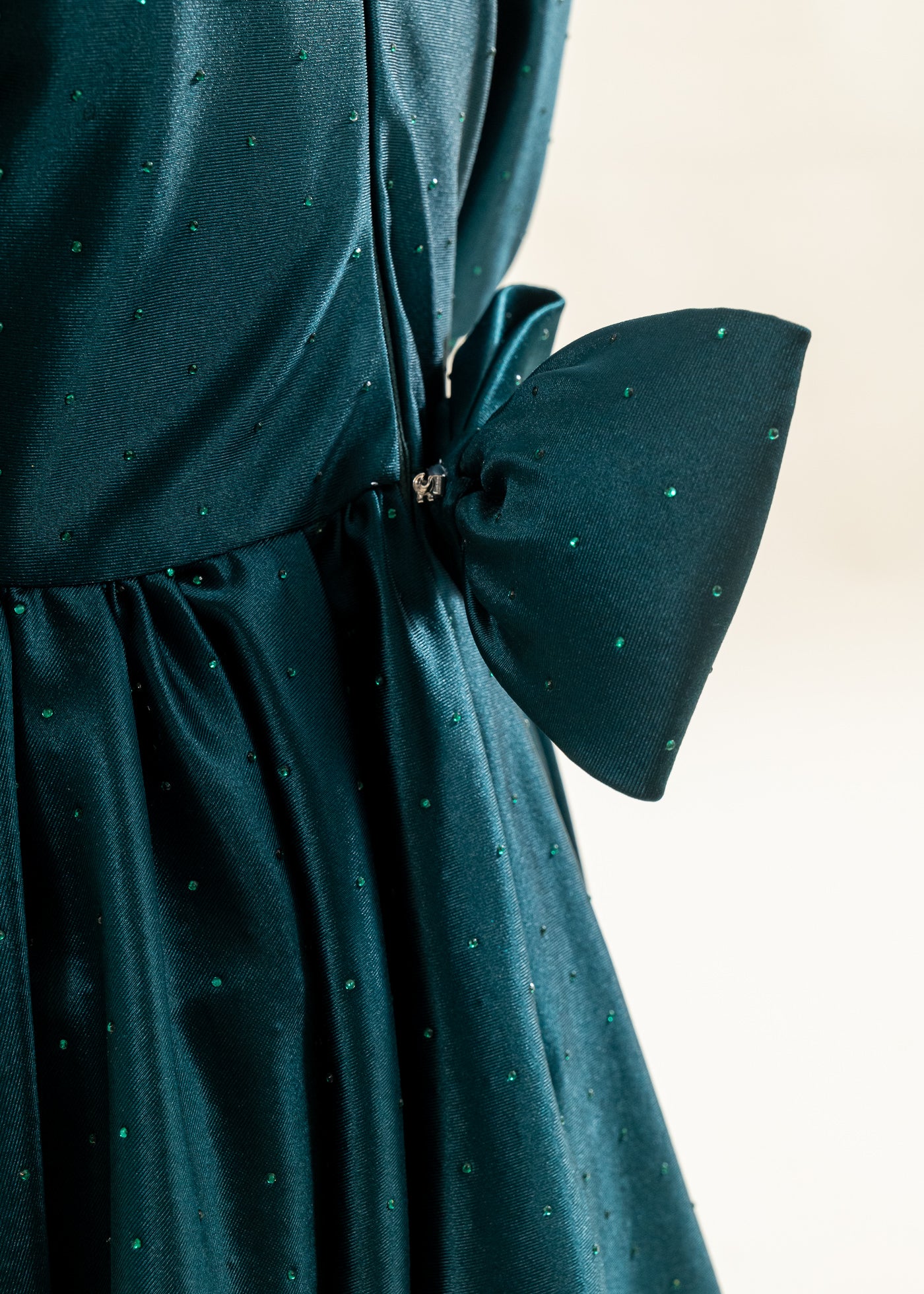 Rochita Verde Cu Pietricele Si Accesoriu Cu Fulgi In Talie AnneBebe