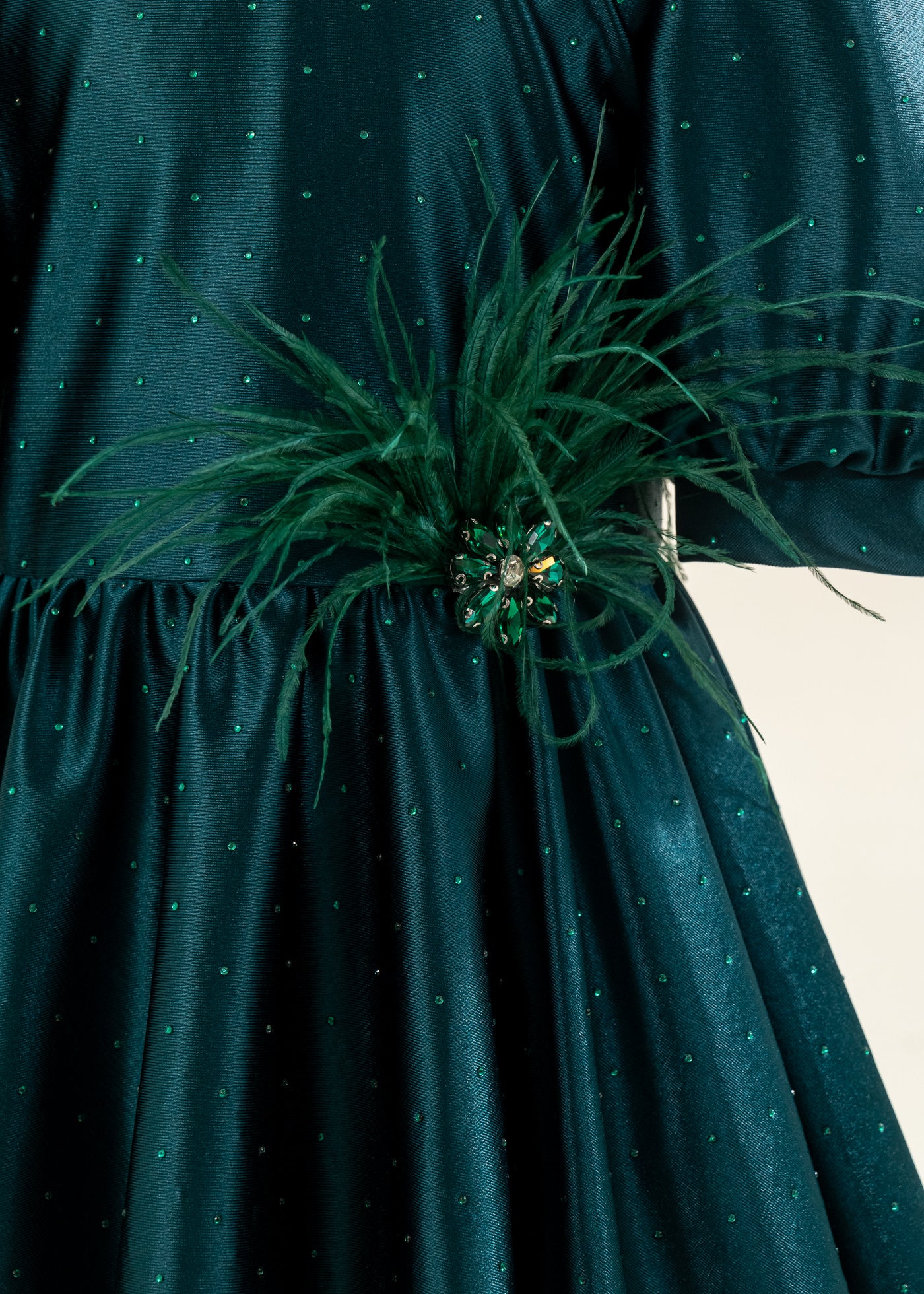 Rochita Verde Cu Pietricele Si Accesoriu Cu Fulgi In Talie AnneBebe