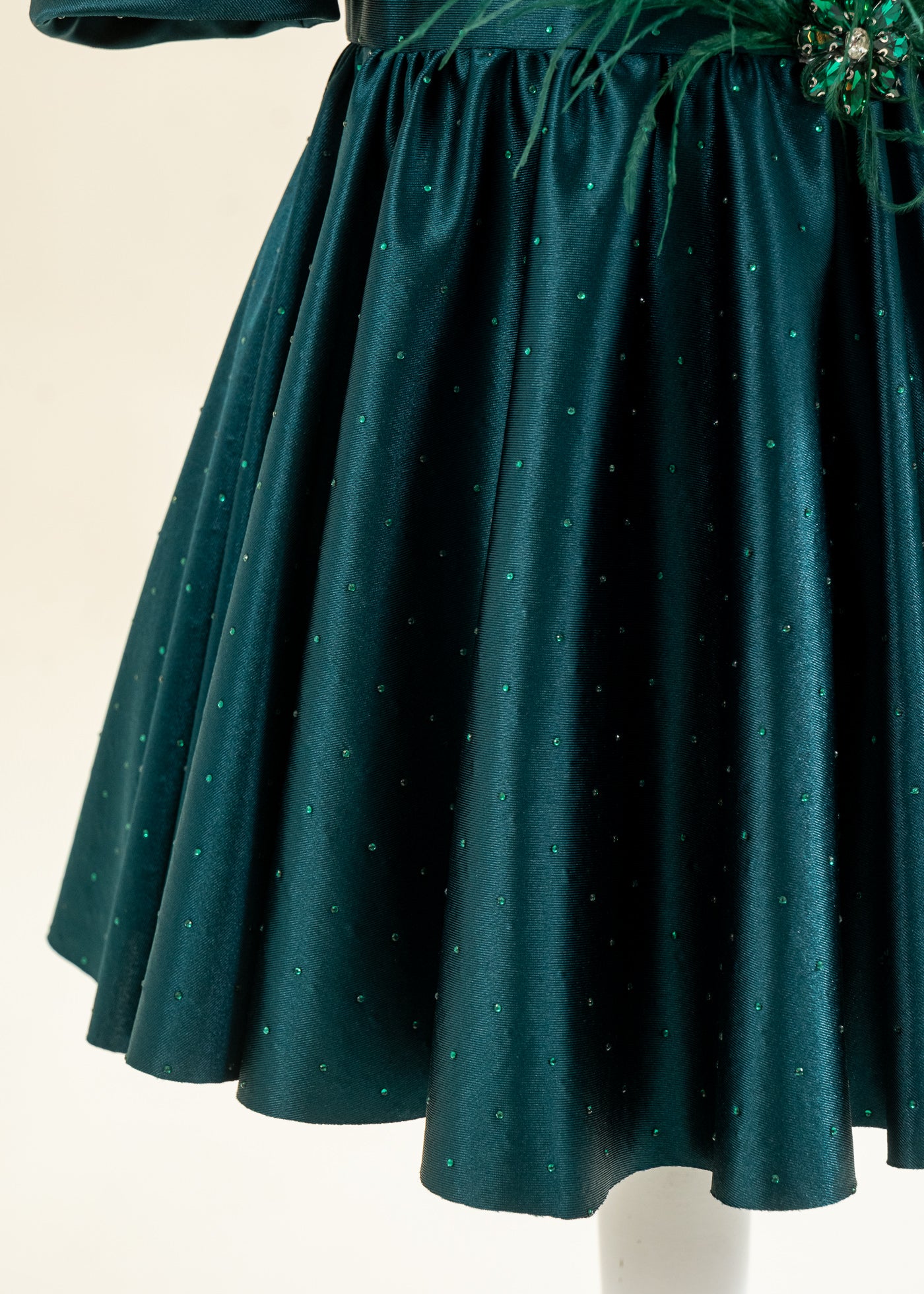 Rochita Verde Cu Pietricele Si Accesoriu Cu Fulgi In Talie AnneBebe