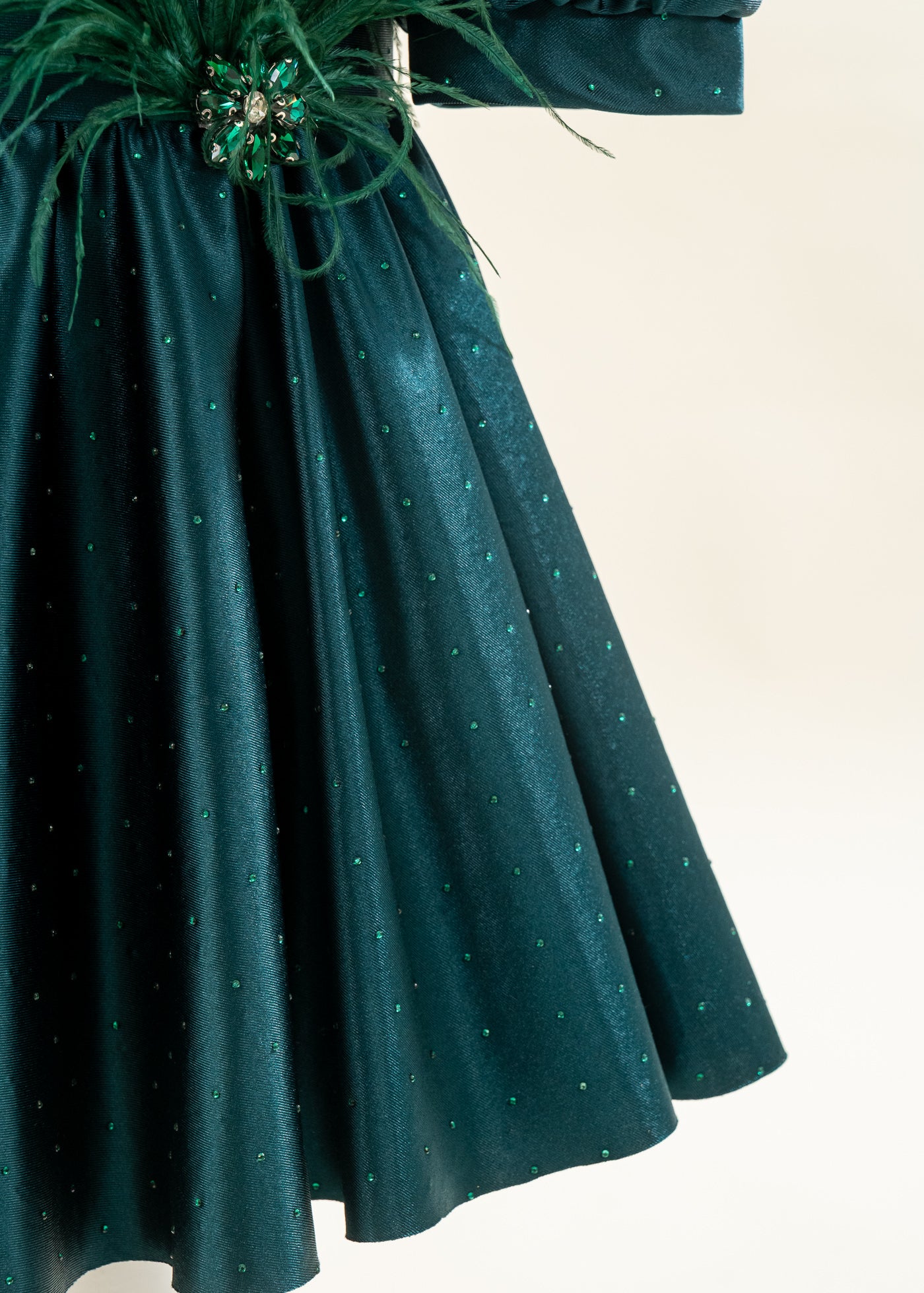 Rochita Verde Cu Pietricele Si Accesoriu Cu Fulgi In Talie AnneBebe