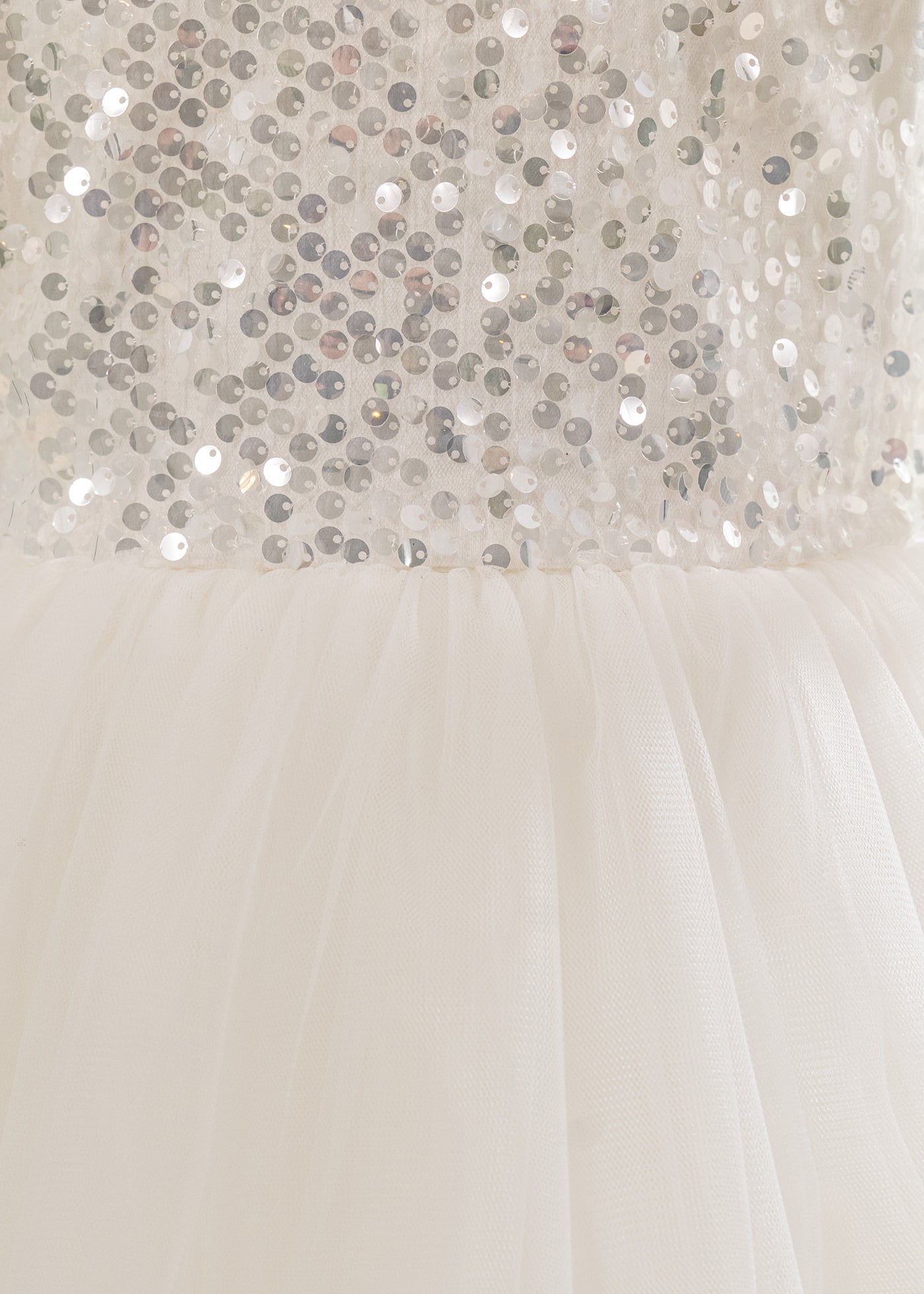 Rochita Fulg De Nea Cu Paiete Argintii Pe Bust AnneBebe