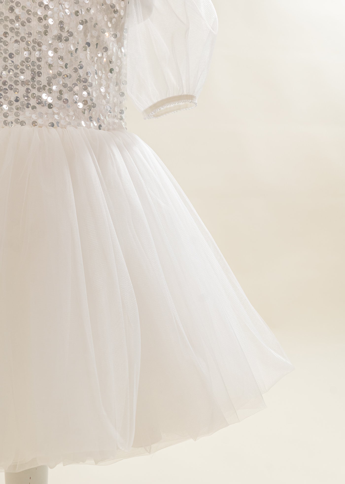 Rochita Fulg De Nea Cu Paiete Argintii Pe Bust AnneBebe