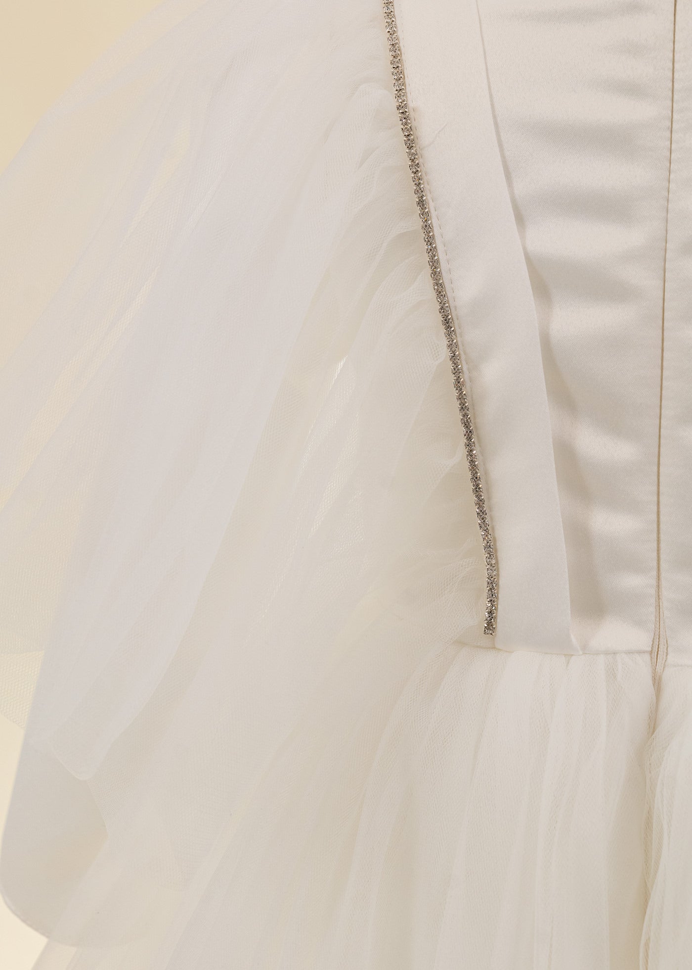 Rochita Crem Volan La Maneca Si Strasuri Argintii AnneBebe