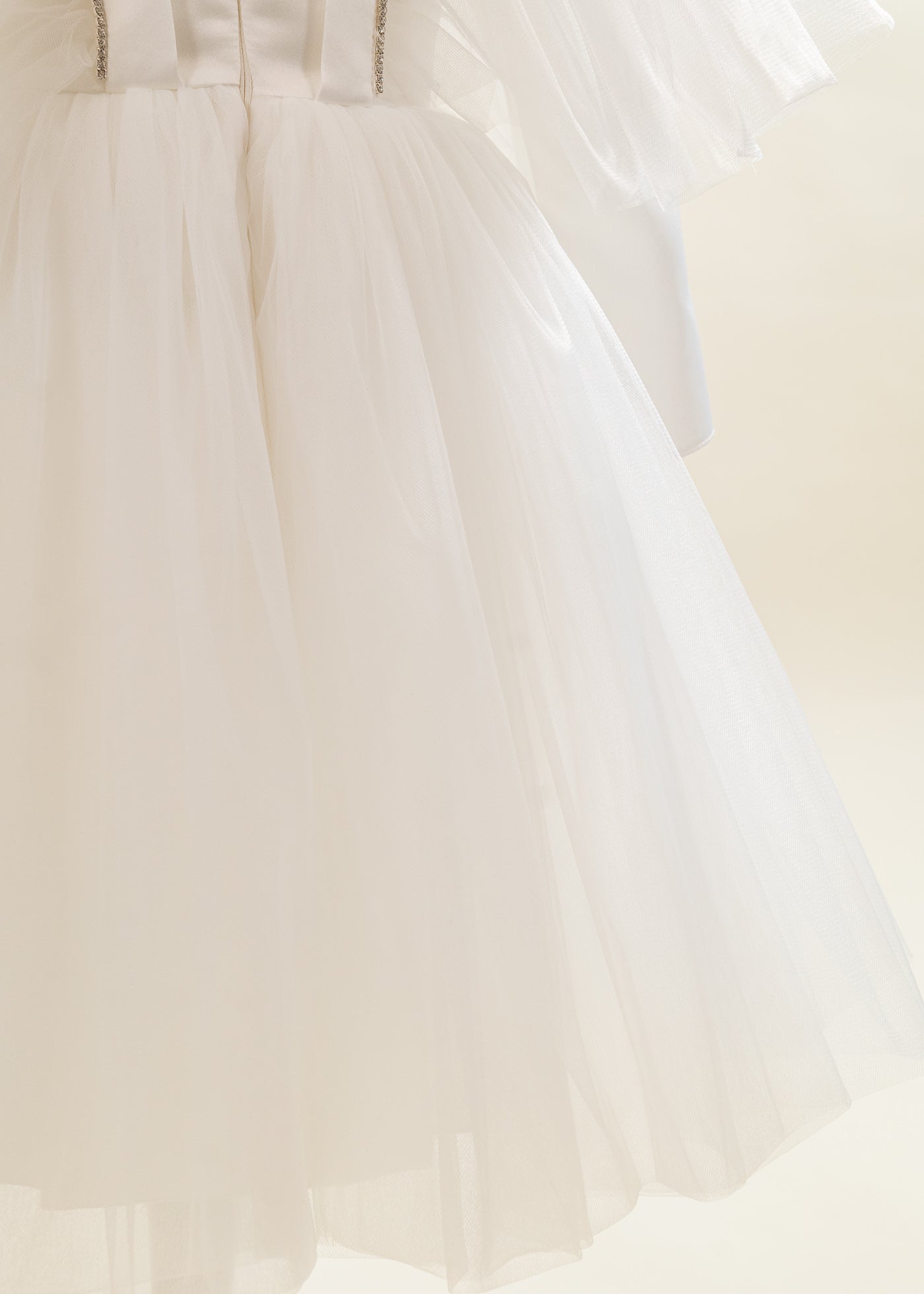 Rochita Crem Volan La Maneca Si Strasuri Argintii AnneBebe