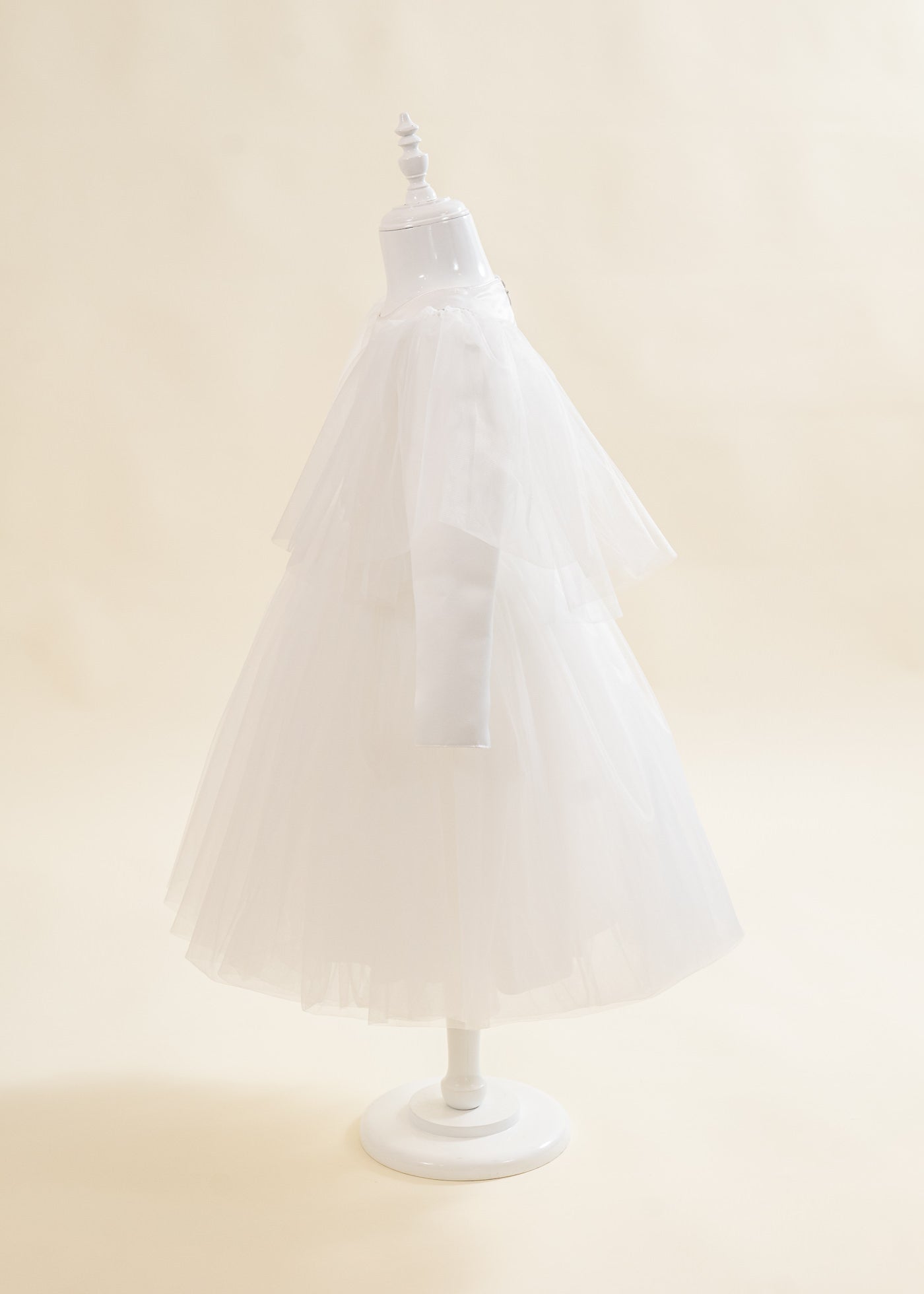 Rochita Crem Volan La Maneca Si Strasuri Argintii AnneBebe