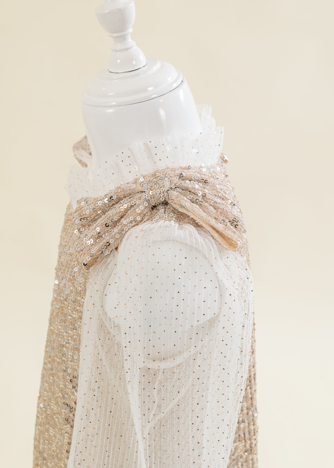 Rochita Aurie Cu Paiete Si Volanas Tull AnneBebe