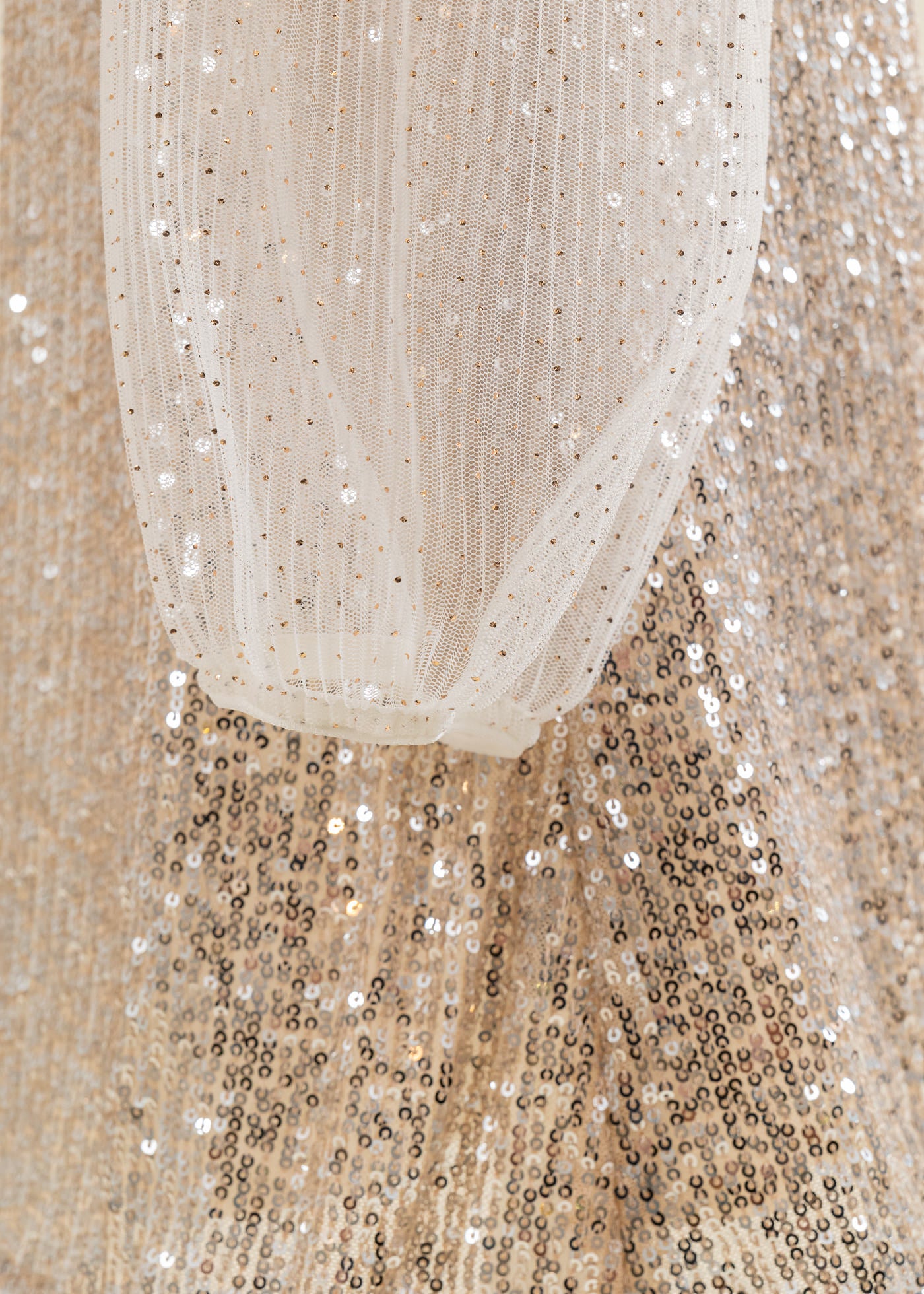 Rochita Aurie Cu Paiete Si Volanas Tull AnneBebe