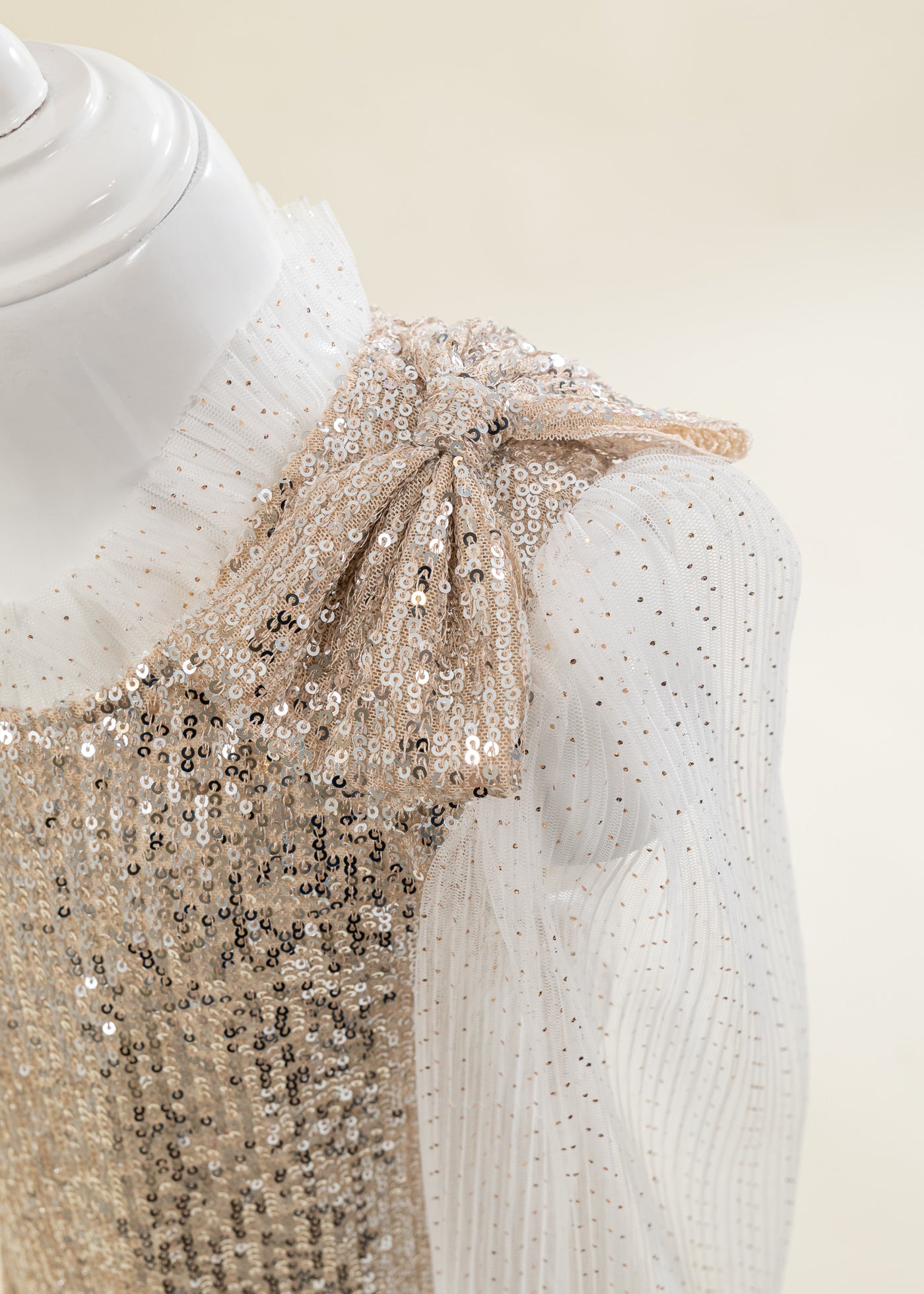 Rochita Aurie Cu Paiete Si Volanas Tull AnneBebe