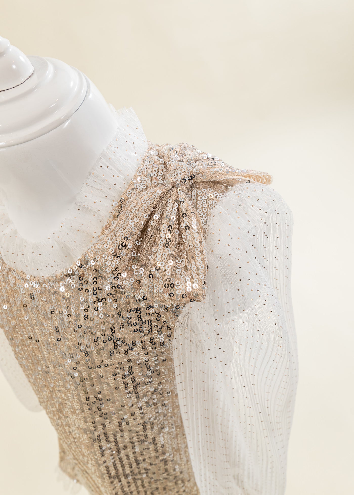 Rochita Aurie Cu Paiete Si Volanas Tull AnneBebe