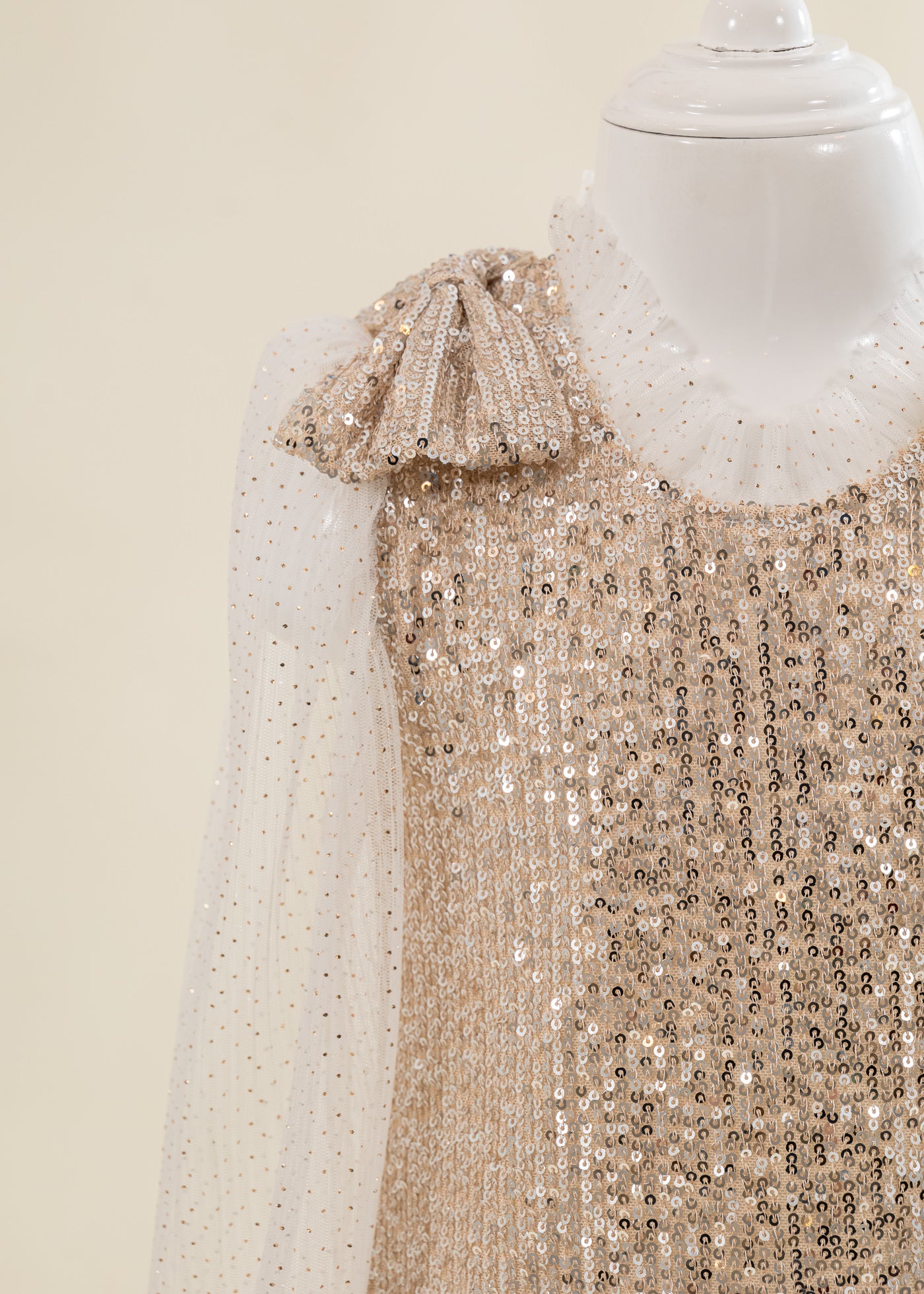 Rochita Aurie Cu Paiete Si Volanas Tull AnneBebe