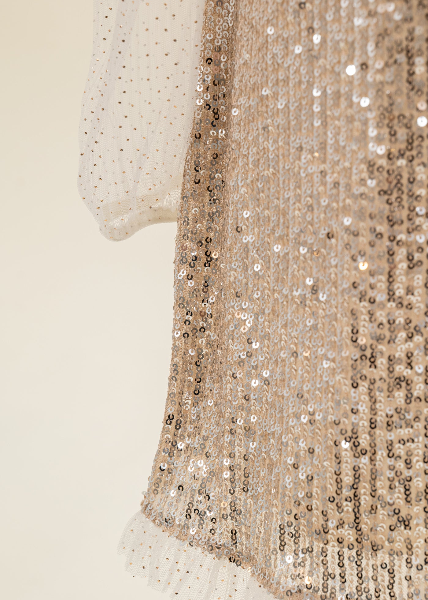 Rochita Aurie Cu Paiete Si Volanas Tull AnneBebe