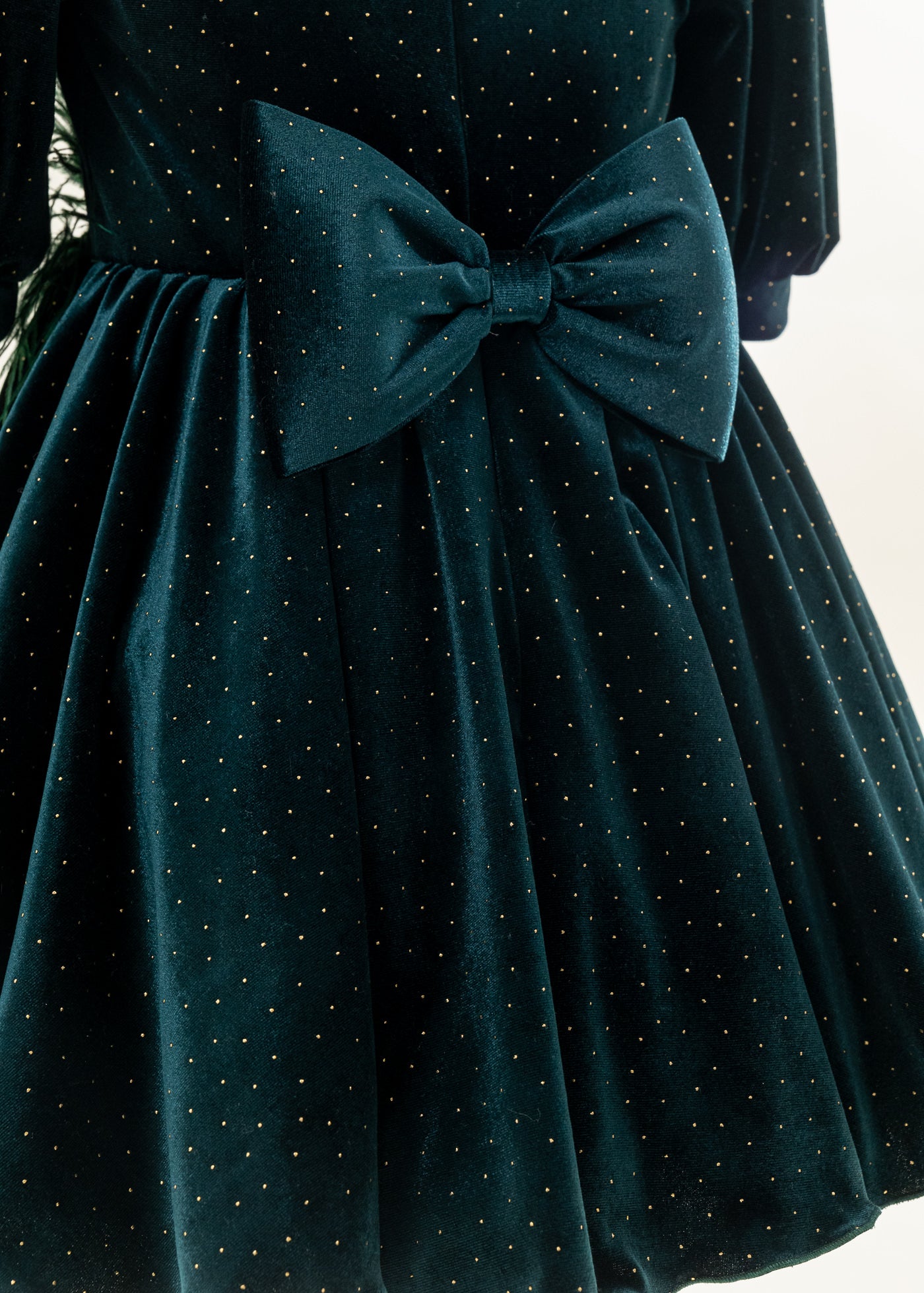 Rochita Catifea Verde Cu Auriu Si Fulgi In Talie AnneBebe