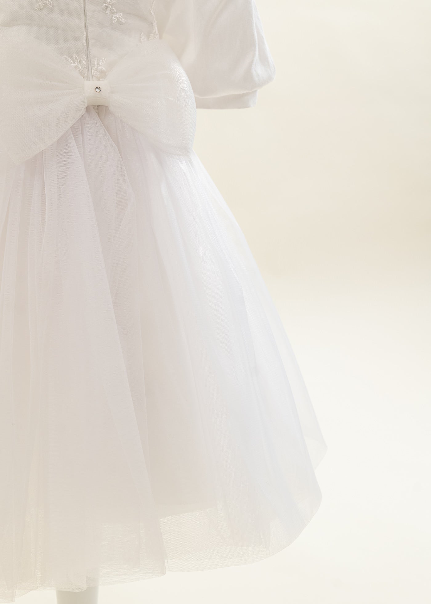 Rochita Alba Bust Dantela Cu Pietricele AnneBebe