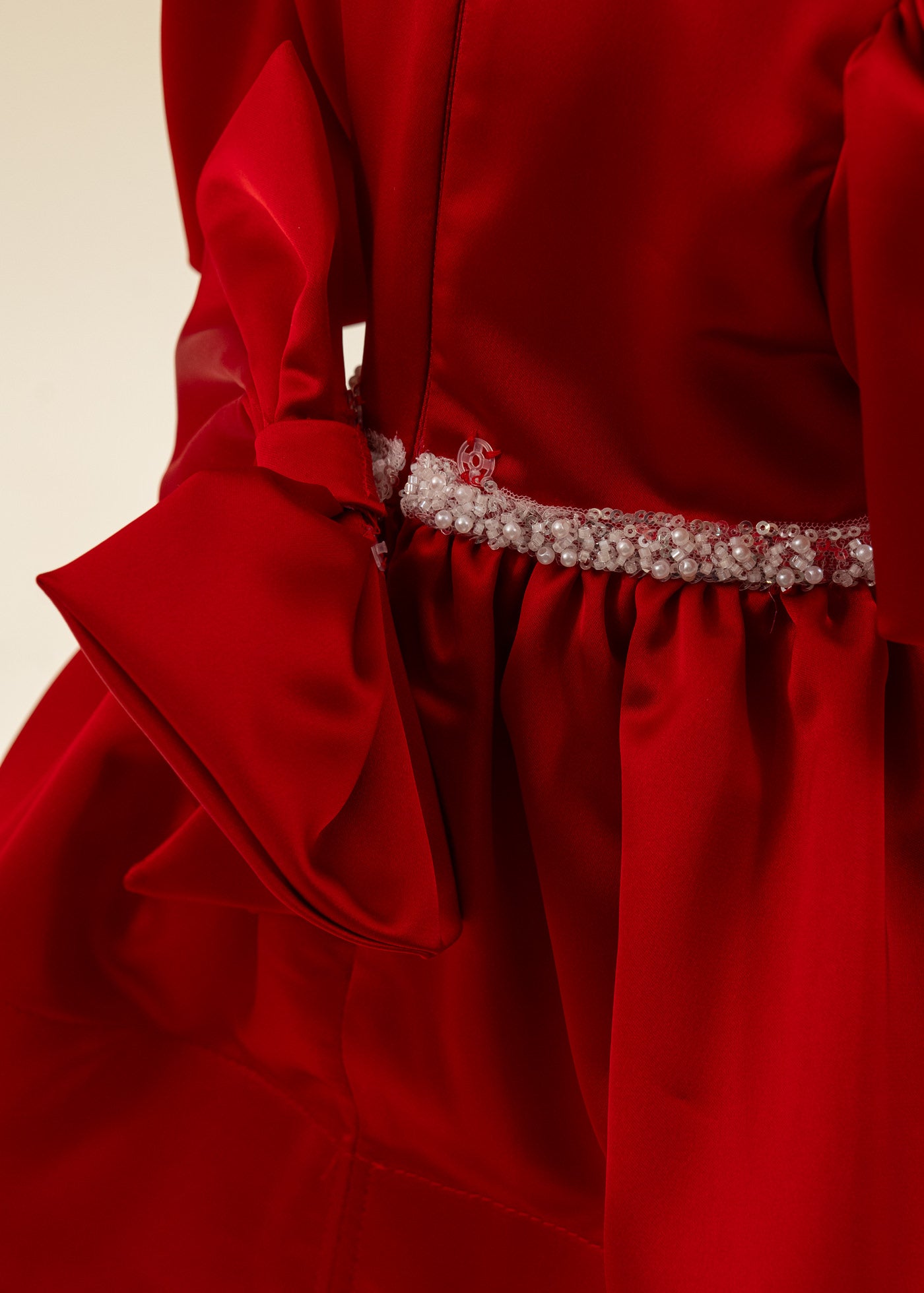 Rochita Tafta Rosie Si Perle Cu Paiete In Talie AnneBebe