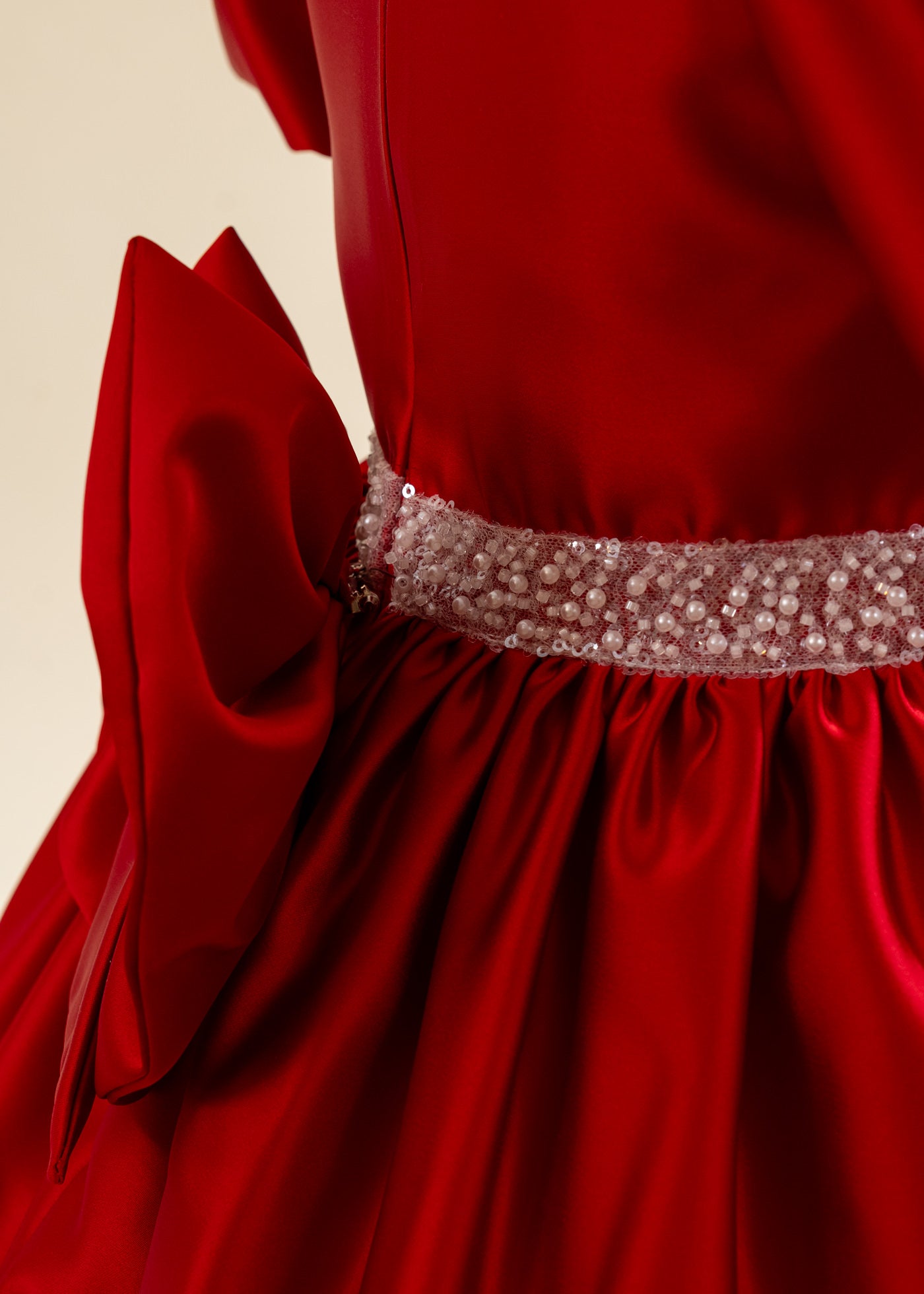 Rochita Tafta Rosie Si Perle Cu Paiete In Talie AnneBebe