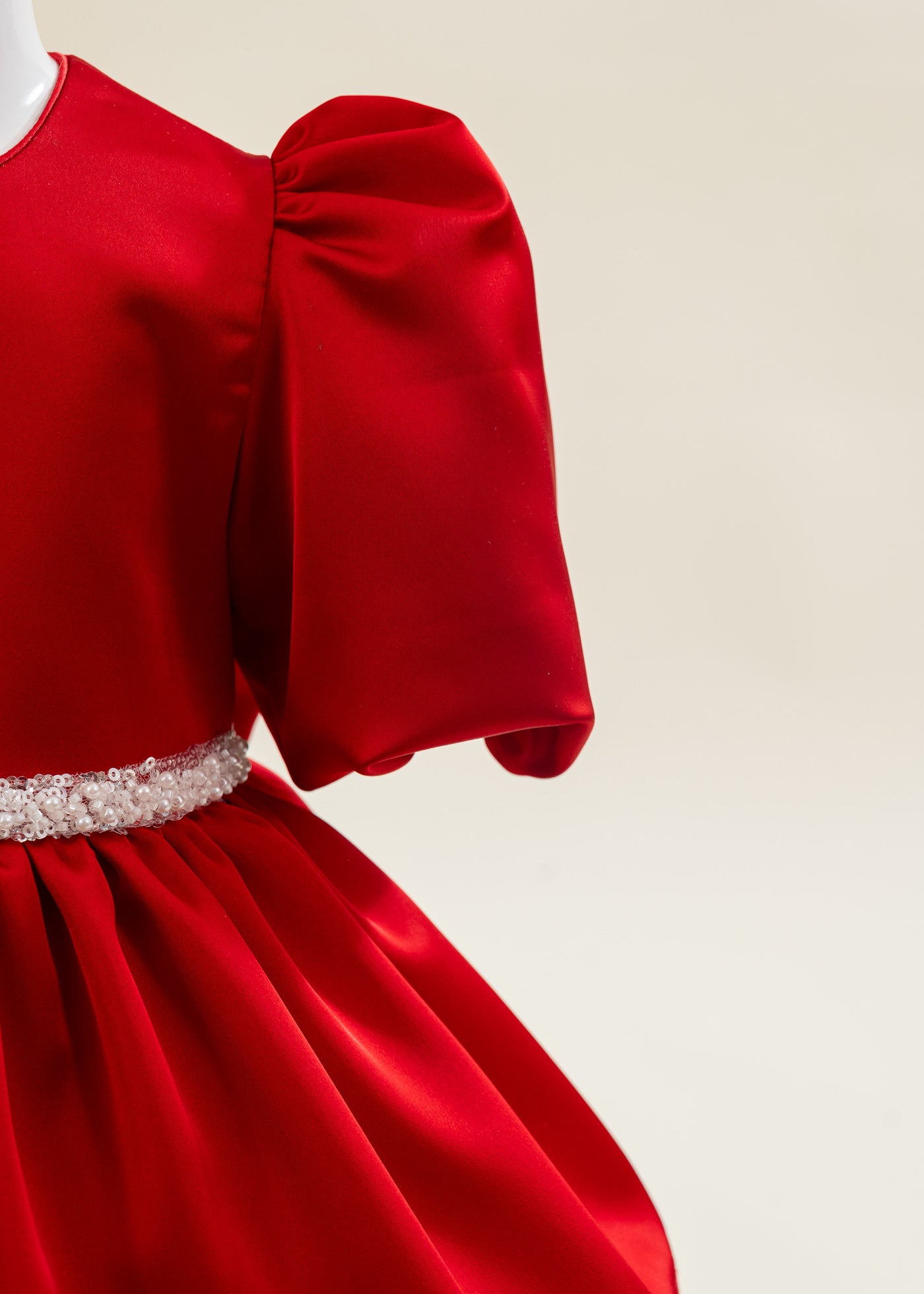 Rochita Tafta Rosie Si Perle Cu Paiete In Talie AnneBebe