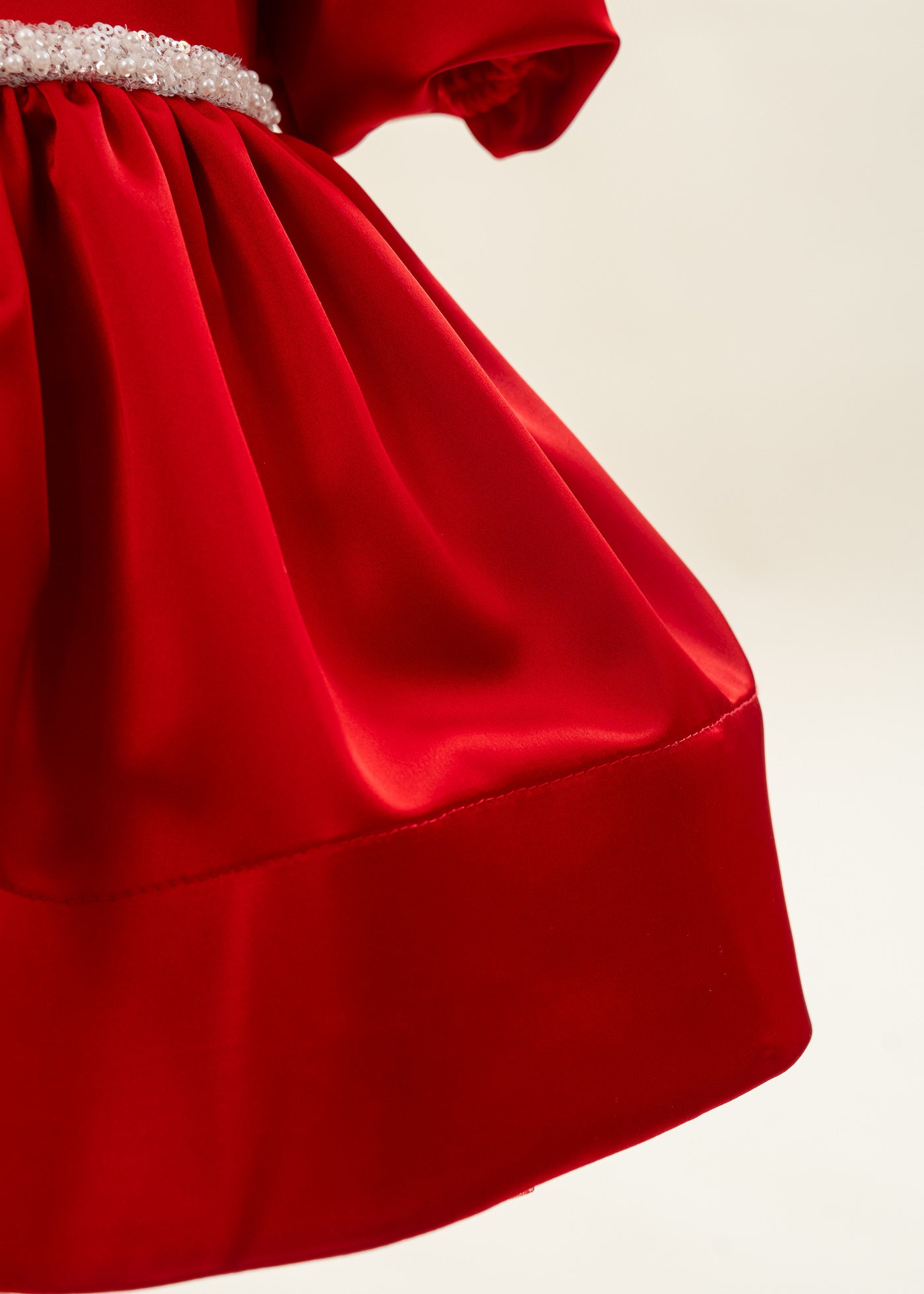 Rochita Tafta Rosie Si Perle Cu Paiete In Talie AnneBebe