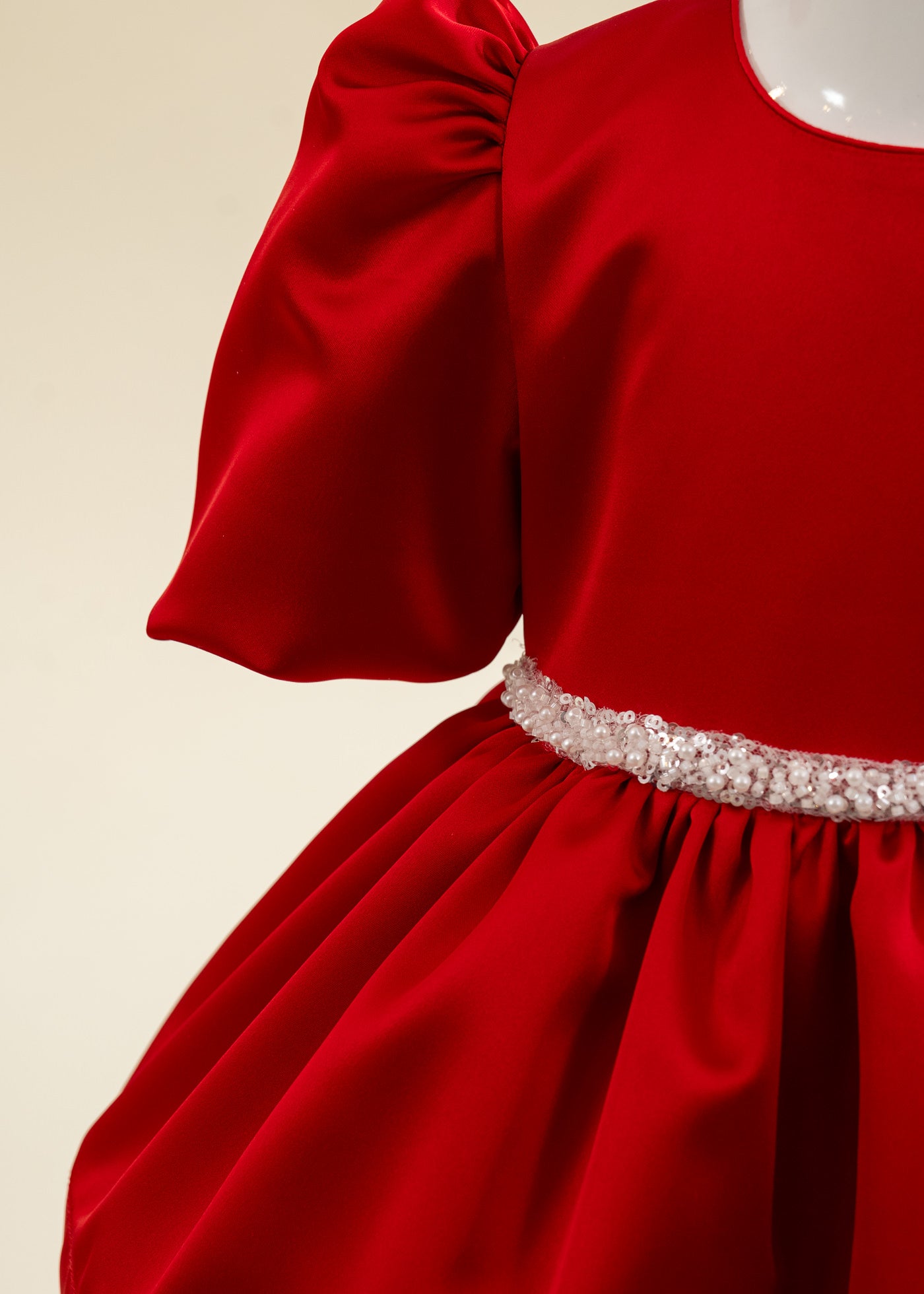 Rochita Tafta Rosie Si Perle Cu Paiete In Talie AnneBebe