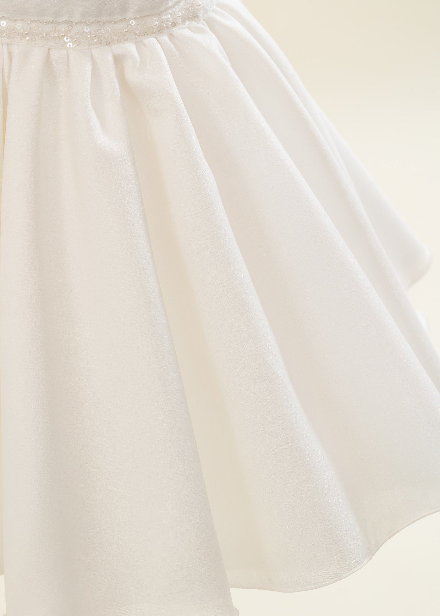 Rochita Saten Crem Cu Sclipici Si Maneca Bufanta AnneBebe