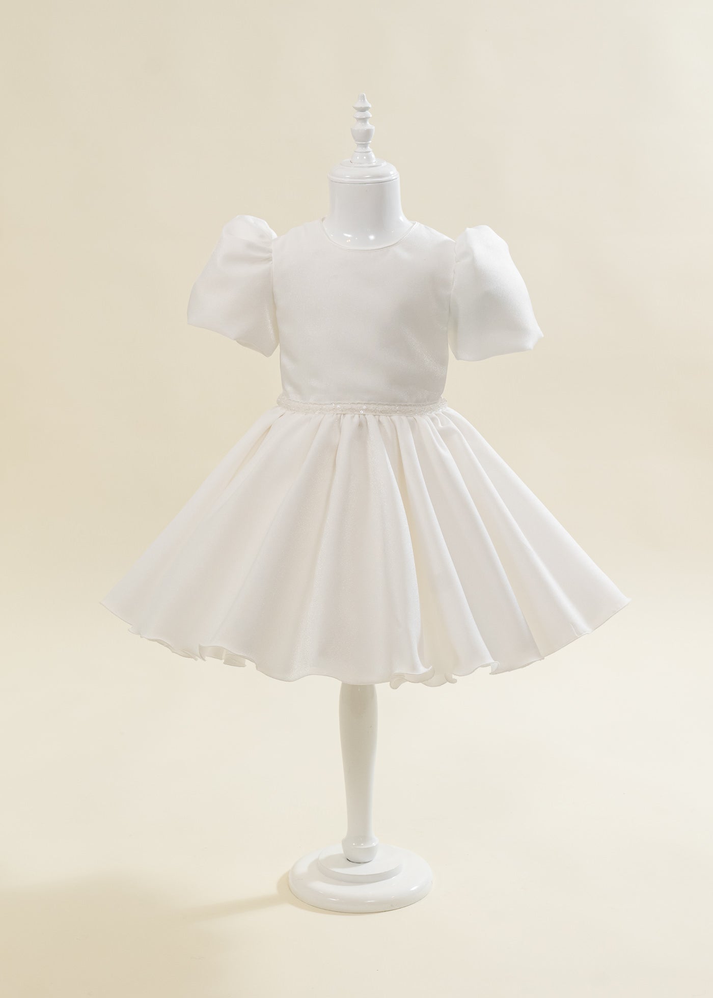 Rochita Saten Crem Cu Sclipici Si Maneca Bufanta AnneBebe