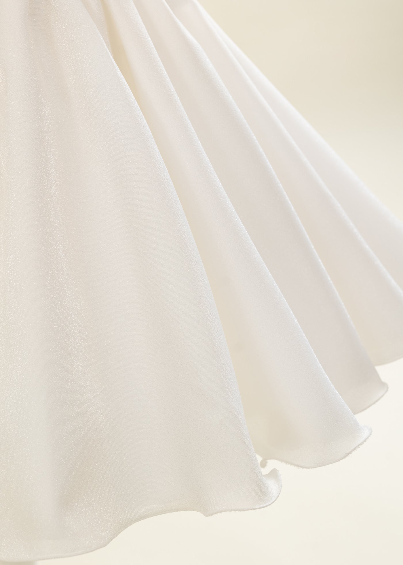 Rochita Saten Crem Cu Sclipici Si Maneca Bufanta AnneBebe