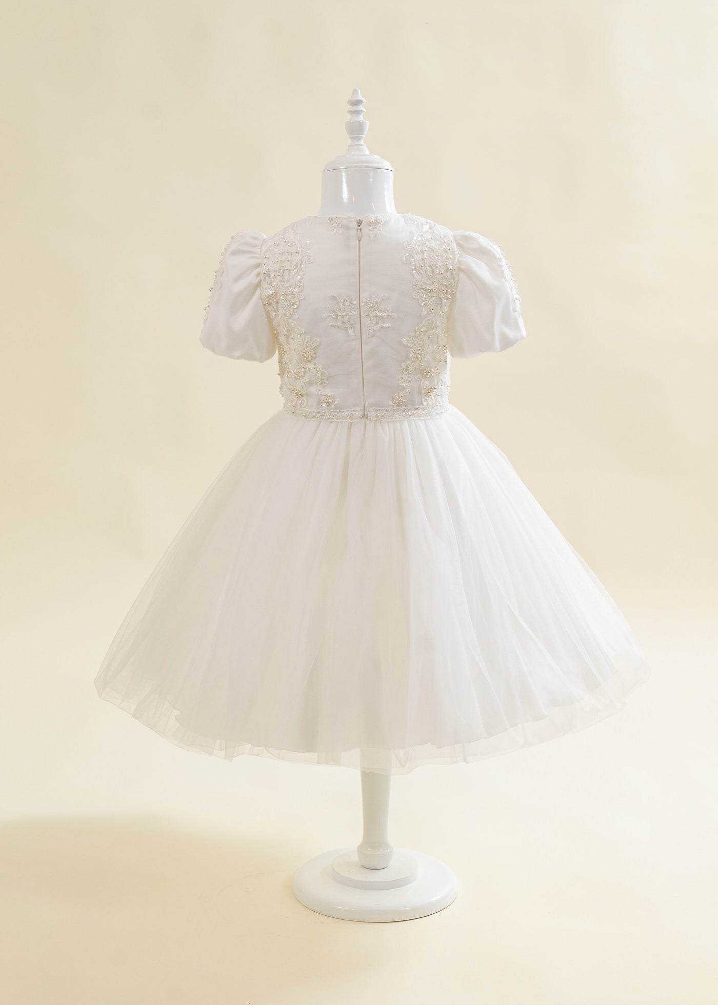 Rochita Crem Cu Trena Bust Dantela Cu Perle AnneBebe