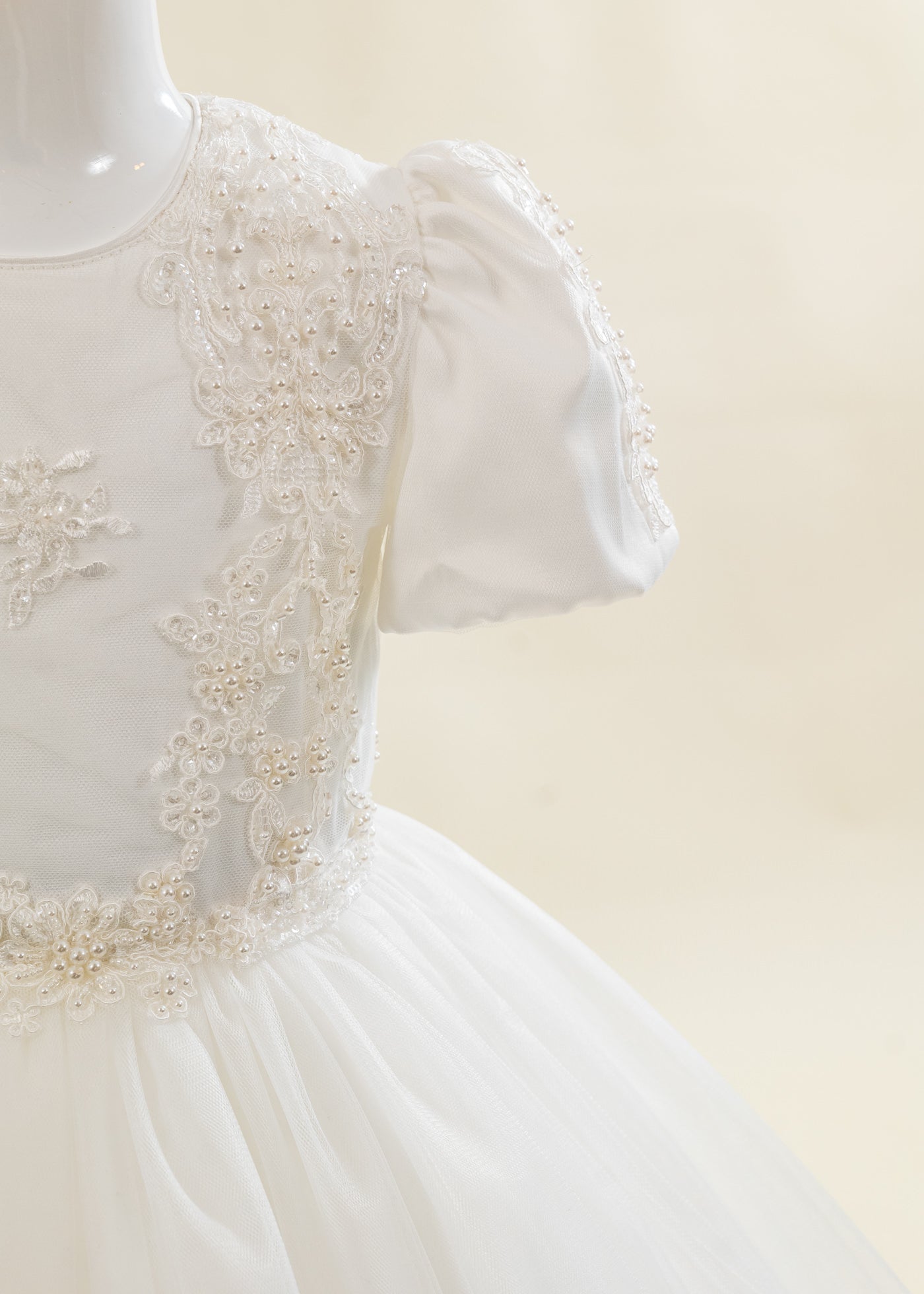 Rochita Crem Cu Trena Bust Dantela Cu Perle AnneBebe