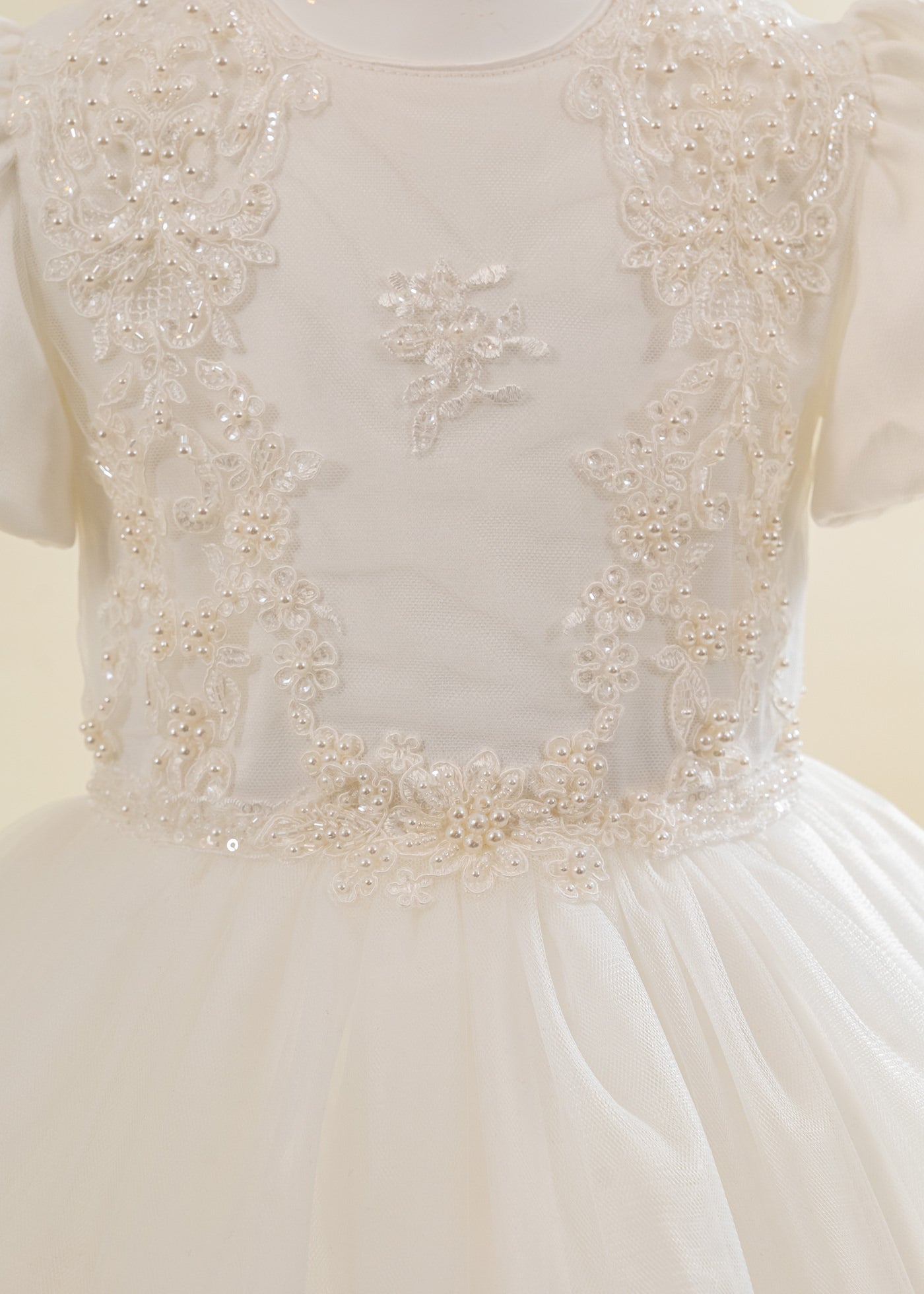 Rochita Crem Cu Trena Bust Dantela Cu Perle AnneBebe