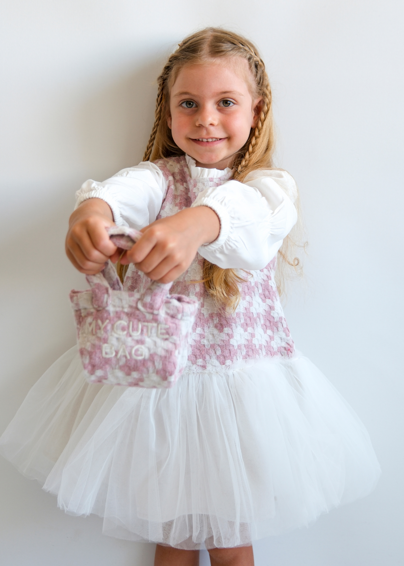 Set Sarafan Stofa Roz cu Tull, Camasa Alba si Poseta 3768 Mino Baby