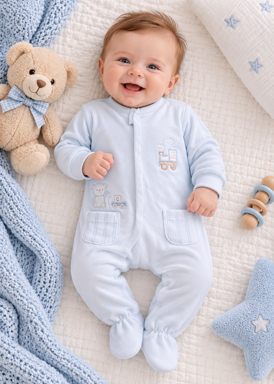 Salopeta Bleu cu Botosei, Buzunare si Broderie cu Trenulet pentru Baieti TE2740 – Mell Sweet Baby