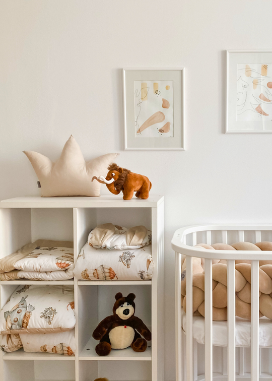 Perna Bebelusi Unisex Decorativa Coroana Crem 52x39 cm Dada&Rocco