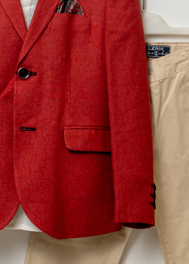щоб змінити зображення Набір із 3 предметів, червоного піджака, бежевих штанів і білої сорочки 10077 Лимонний