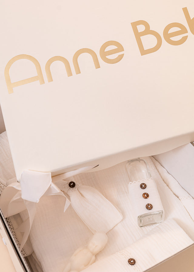 Luxury Square Cream Gift Box Cream Bow 38X28X20cm AnneBebe