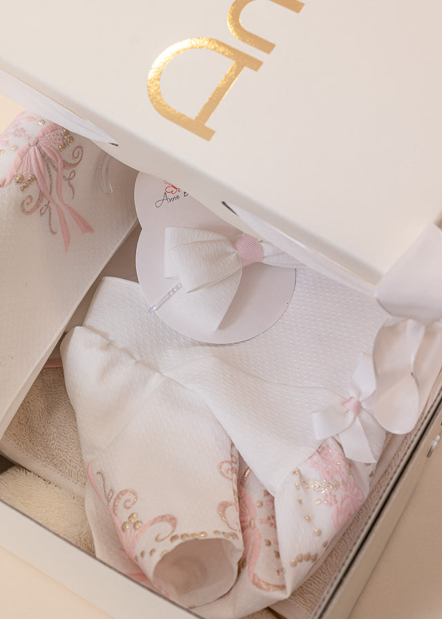 Luxury Square Cream Gift Box Cream Bow 38X28X20cm AnneBebe