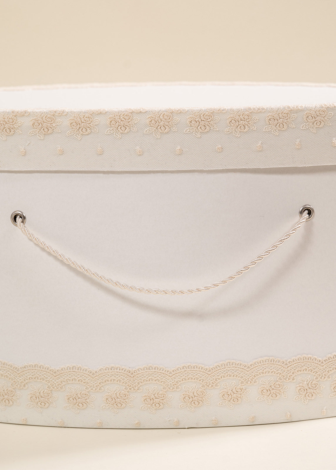 Cufar Mira Oval Crem cu Dantela Cappuccino AnneBebe