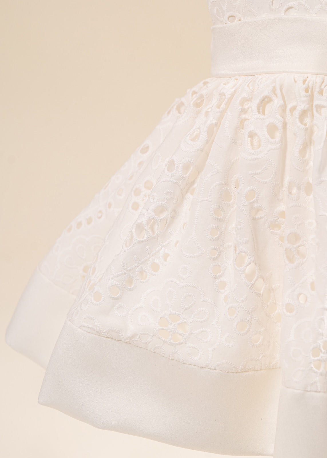 Rochita Malina Crem Broderie AnneBebe