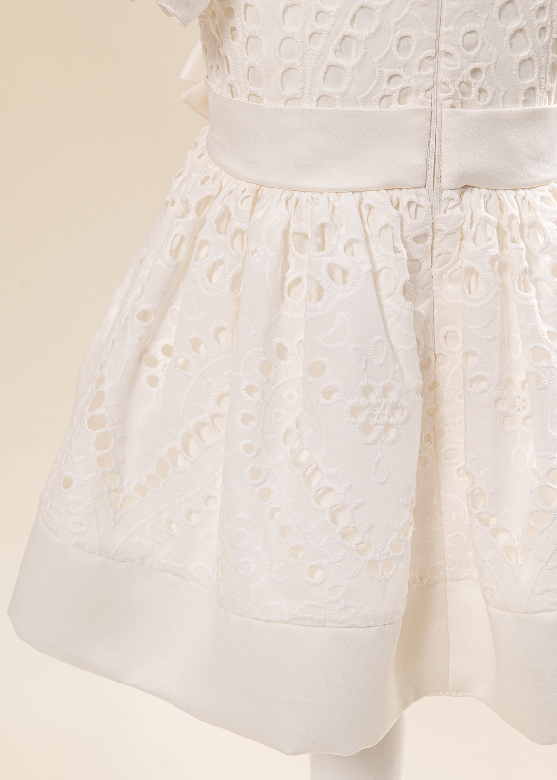 Rochita Malina Crem Broderie AnneBebe