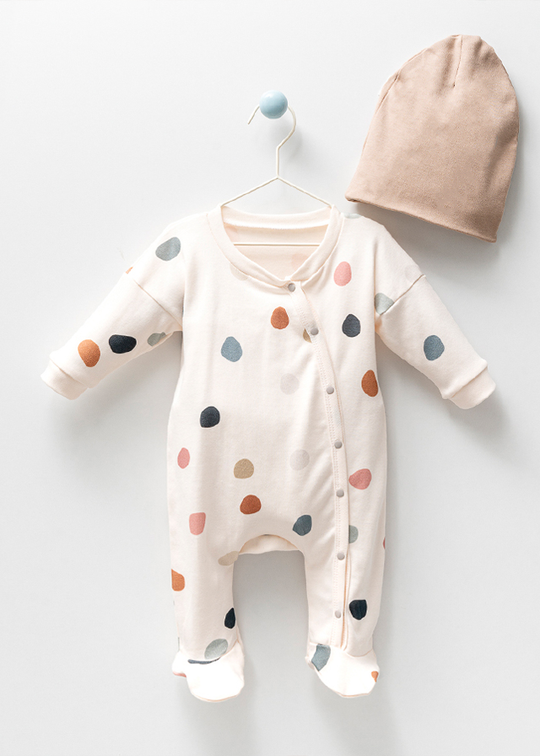 Salopeta Lunga Baieti Crem Din Bumbac Organic Cu Buline Colorate Si Fes 1002 Bubbles