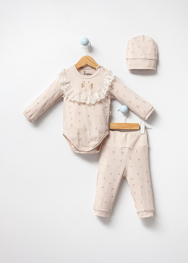 Set 3 Piese Casual Fete Din Bumbac Bej Body Cu Maneca Lunga Pantaloni Lungi Si Fes 3015 Bubbles