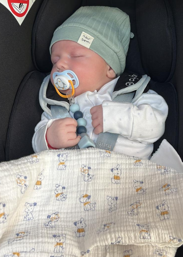 Scutec Textil Bebelusi din Muselina Crem Cu Imprimeu Catelusi AnneBebe