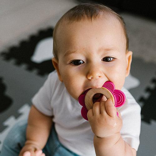Inel dentitie din silicon si lemn, Fluture, Babyono 1075/01 - Camera Bebelusului