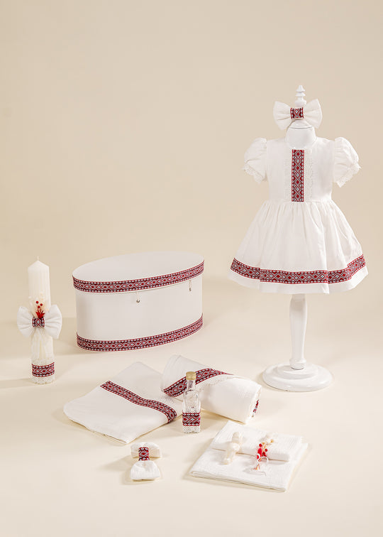 Set Botez Ava 4 Piese, Rochie, Trusou, Lumanare si Cufar Personalizat Botez AnneBebe