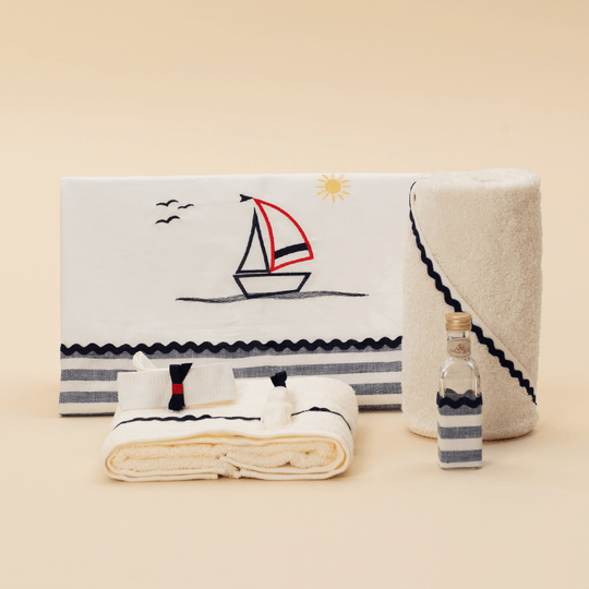 Trusou Louis Crem Cu Barca & Dungi Albastre Marinar Baieti AnneBebe