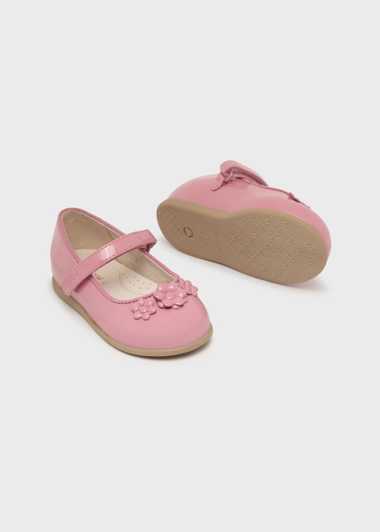 Pantofi Eleganti Fete Lacuiti Roz Barbie cu Flori 41442 Mayoral - AnneBebe