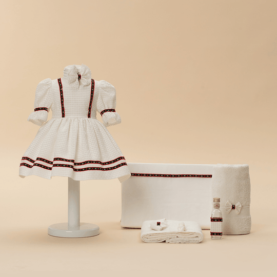 Set Botez Sofia 2 Piese, Tematica Traditionala, Rochita si Trusou Personalizat Botez AnneBebe