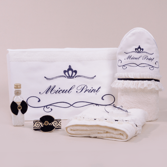 Trusou Personalizat Crem cu Bleumarin Micul Print AnneBebe